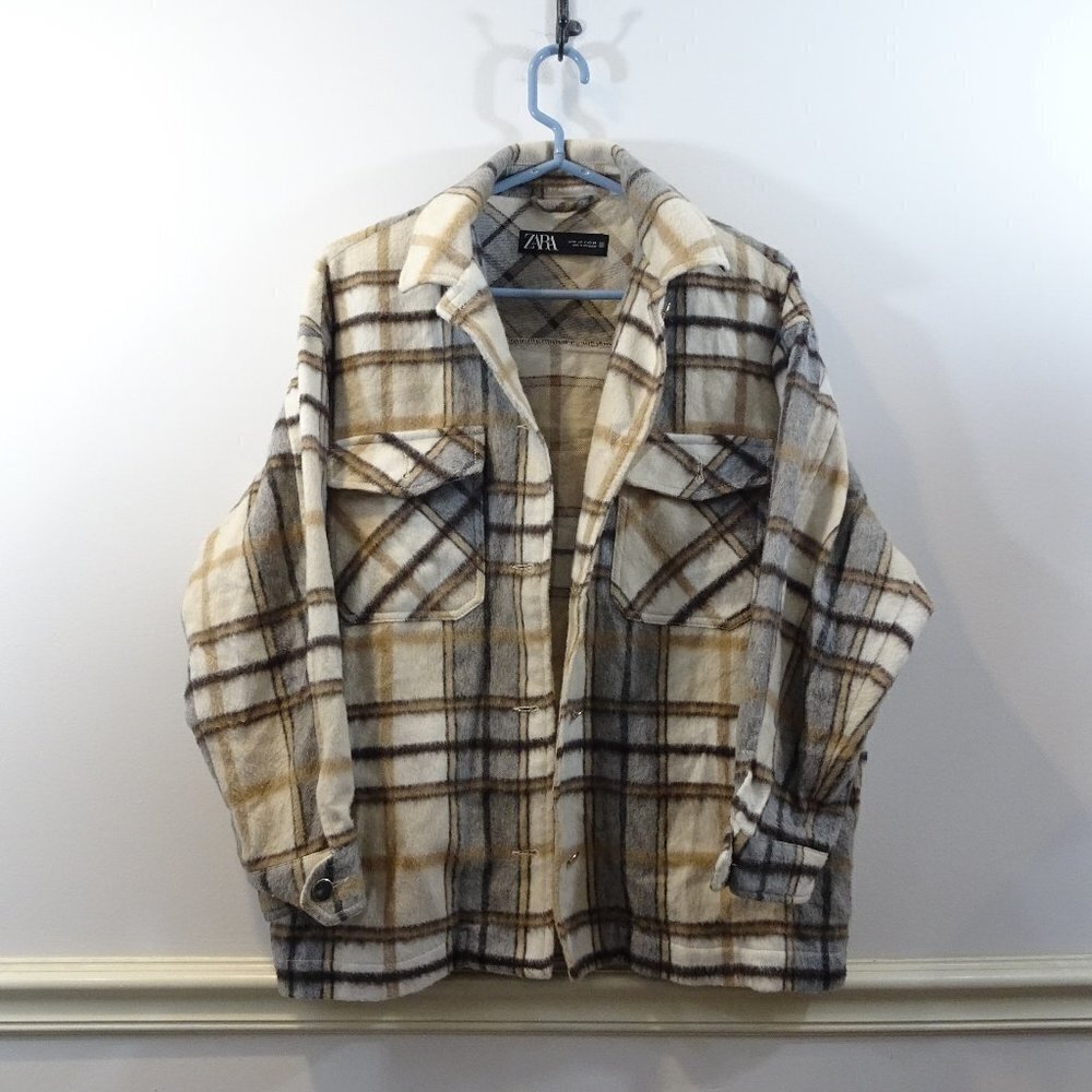 ZARA Plaid Shacket Cream Tan Gray Flannel Shirt Jacket Size M Pockets Wool Blend